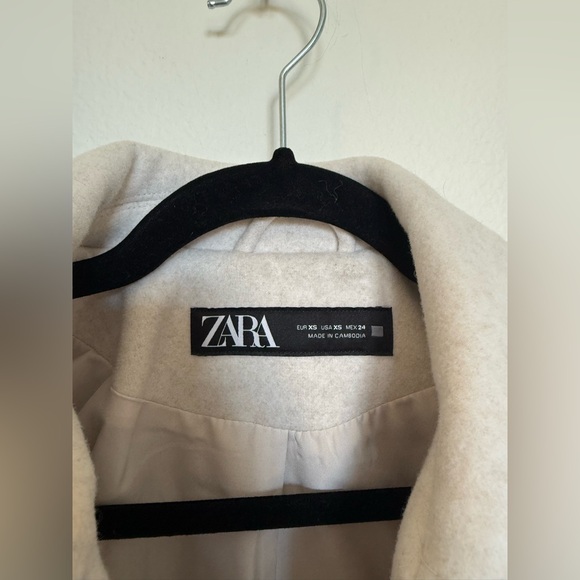 Zara - Soft Buttoned Jacket - Picture 4 of 6